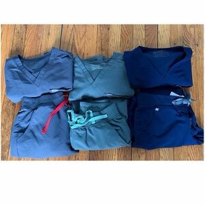 Figs Women's Scrubs top and bottoms bundle